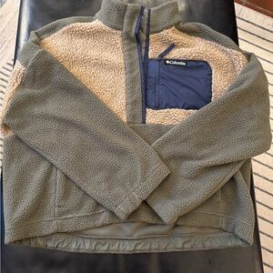 Columbia Sherpa Fleece Jacket in Cream and Blue